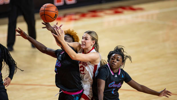 WBB vs FAU-SB 6857